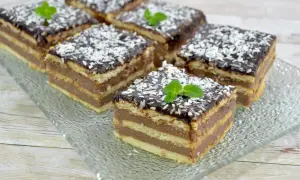 Przepis na ciasto z kaszą manną i herbatnikami - łatwy deser