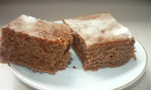 Mega proste ciasto w 15 minut. Pyszny wypiek bez wyrabiania, który zachwyci każdego