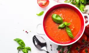 Idealne przyprawy do zupy pomidorowej. Sposób na wyjątkowy smak i aromat