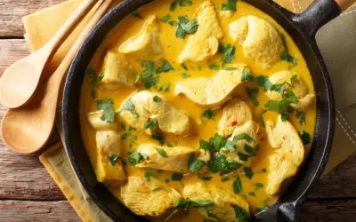 Jak zrobić kurczaka w curry - prosty przepis, który zachwyci smakami