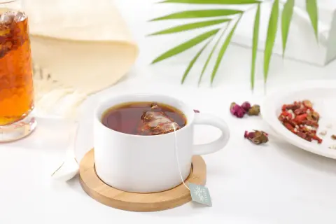 Herbaty, które skutecznie obniżą poziom cukru we krwi. Naturalne sposoby walki z cukrzycą