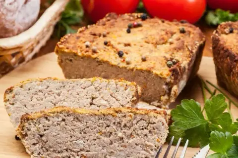 Tajemnicze przyprawy do pieczonego pasztetu, które zachwycą każdego gościa
