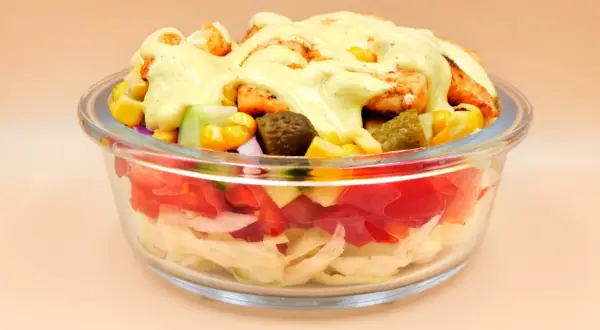 Czy można zamrozić sałatkę gyros? Ważne wskazówki i porady