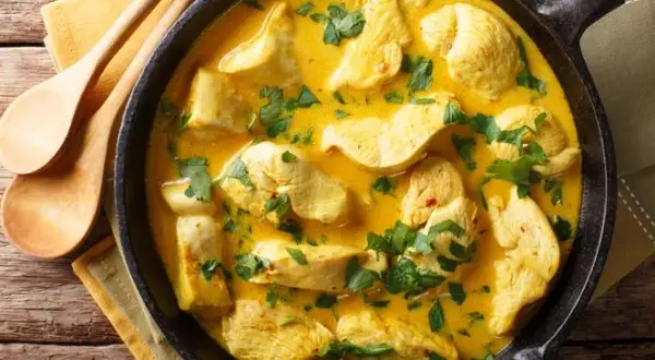 Jak zrobić kurczaka w curry - prosty przepis, który zachwyci smakami