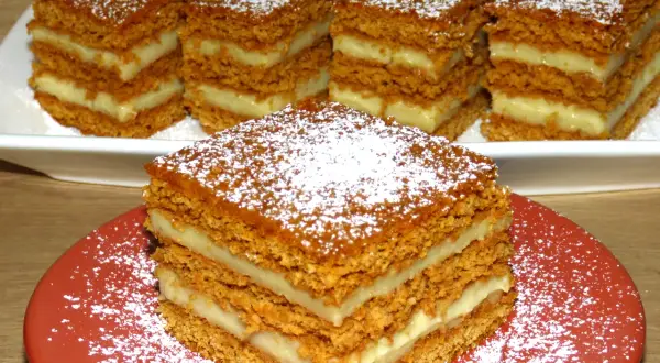 Miodownik czeski – sprawdzony przepis na wyjątkowe ciasto z miodem krok po kroku