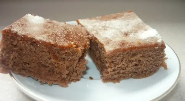 Mega proste ciasto w 15 minut. Pyszny wypiek bez wyrabiania, który zachwyci każdego