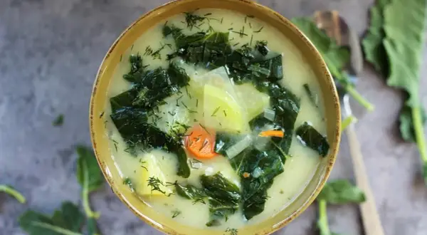 Prosta zupa z kalarepy, która zachwyci twoich bliskich. Sprawdzony przepis krok po kroku